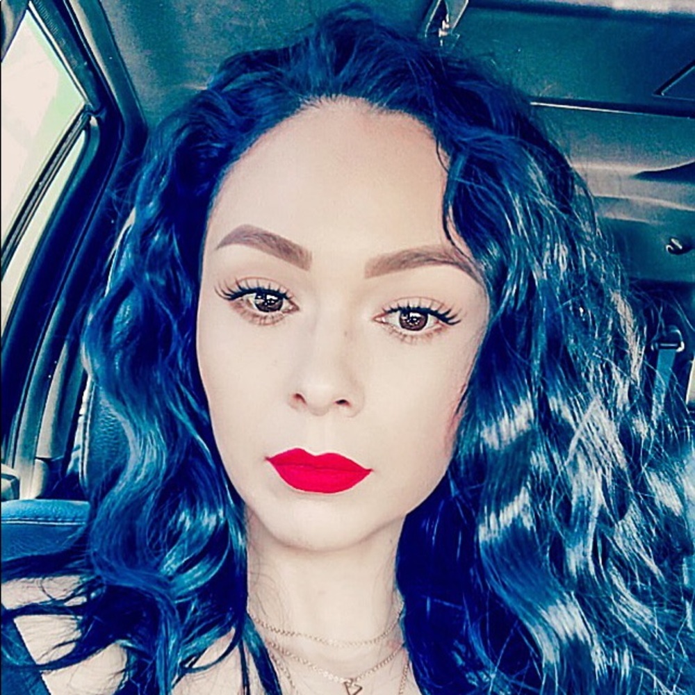 Meet your Posher, Elizabeth